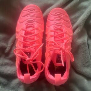 NIKE AIR VAPORMAX PLUS